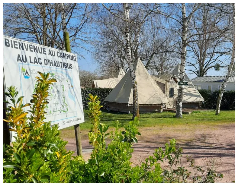 Camping Au Lac d'Hautibus - Camping nature avec piscine en Deux-Sèvres