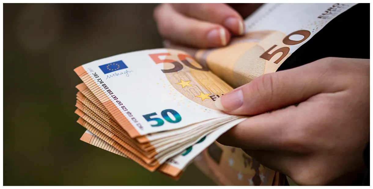 Vivre avec du cash pour mieux gérer son budget bonne ou mauvaise idée