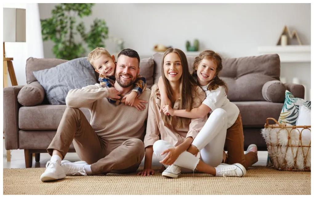 18 Family Photo Color Schemes to Nail the Photoshooting Session