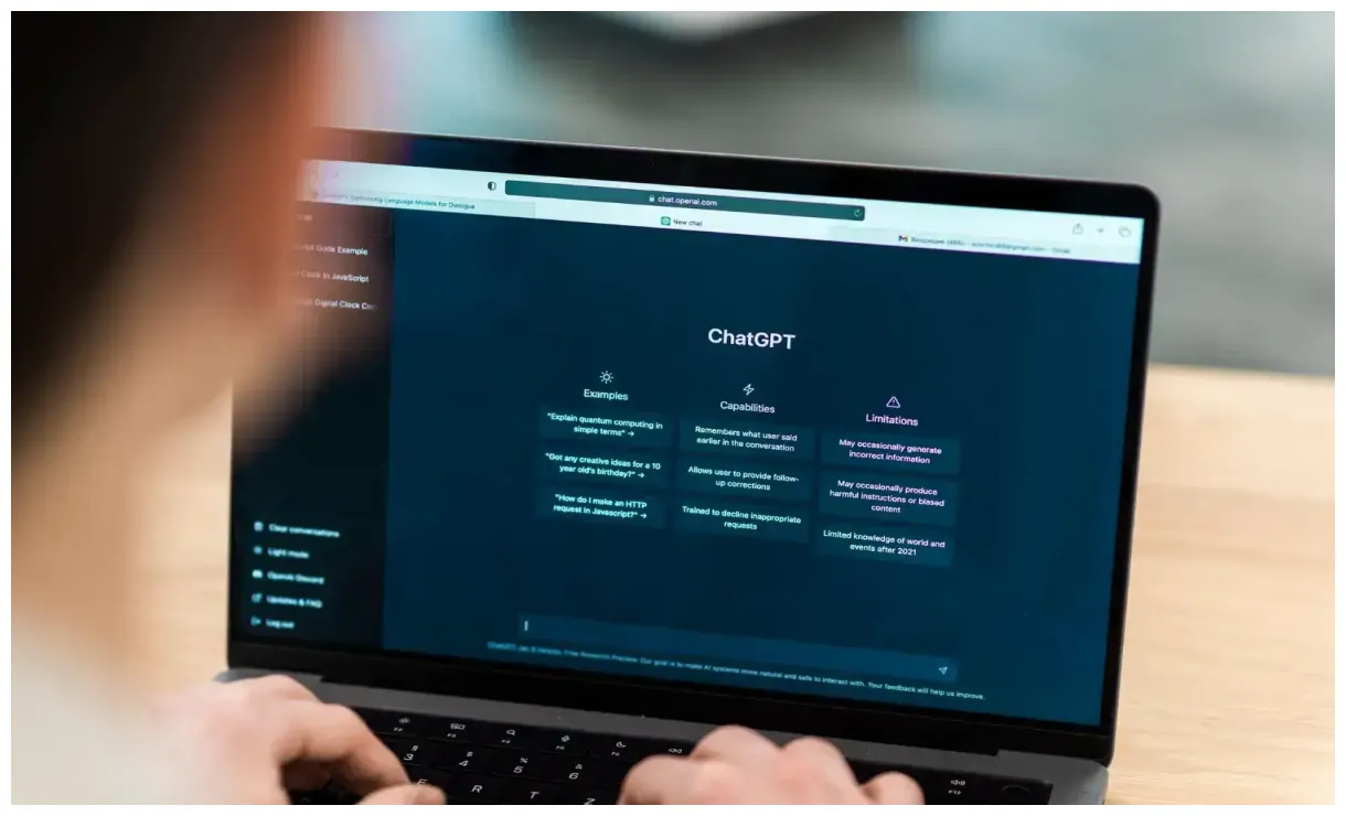 How to write a business meeting follow-up email + templates & chatgpt