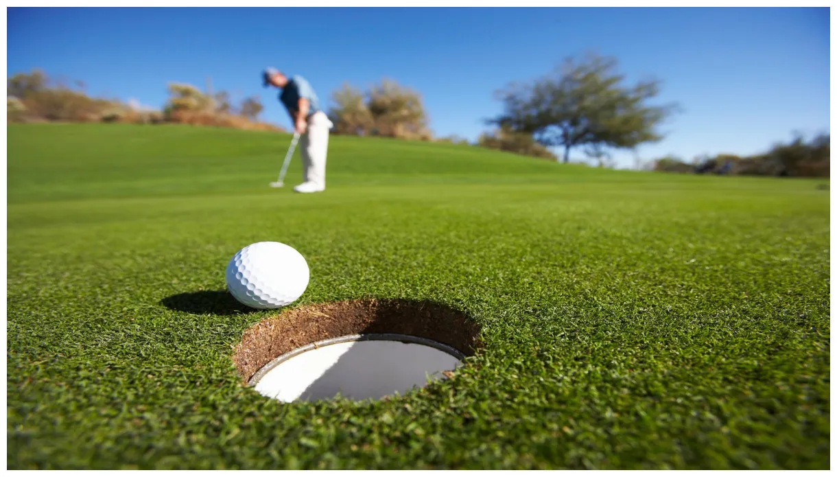 Should i stick with 1 type of golf ball? gear questions you're afraid