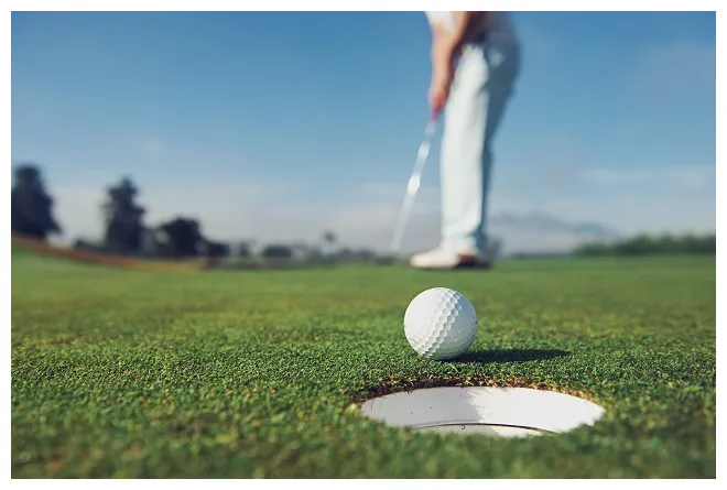 ロングパットの打ち方が上達する距離感の出し方のコツと練習方法 ゴルフ初心者100切りナビ