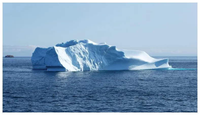 浮力（アルキメデスの原理）で説明。氷山の見える部分は全体の10％ 実験とcaeとはかせ工房