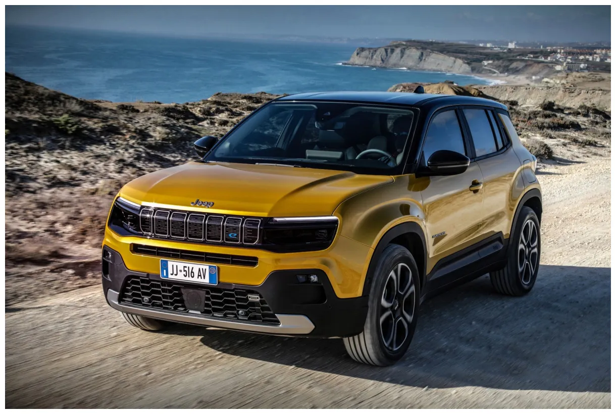 Jeep Avenger, debutta il B-SUV elettrico: 156 CV e fino a 400 km di