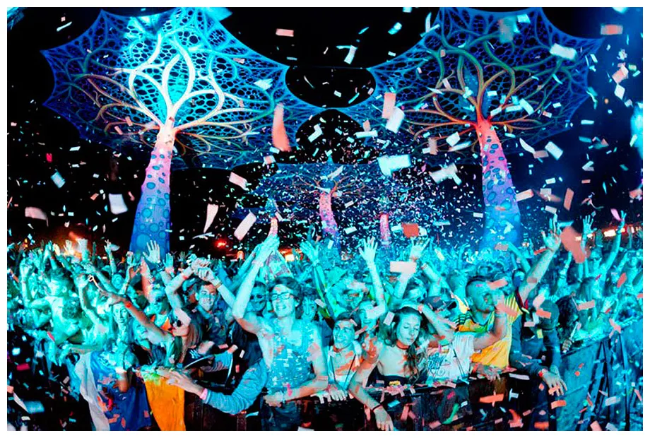 How to plan a party that makes you friends and gets you girls girls chase