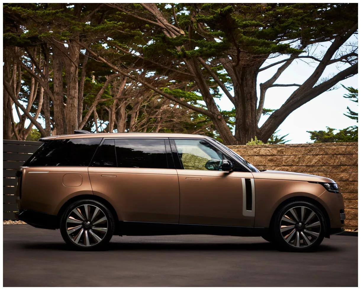 Le range rover sv carmel edition 2023 est un suv ultra-exclusif et