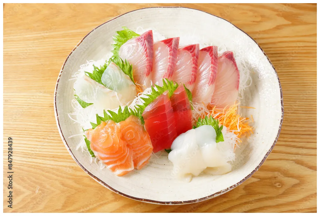 ひらまさ刺身盛合わせ adobe stock