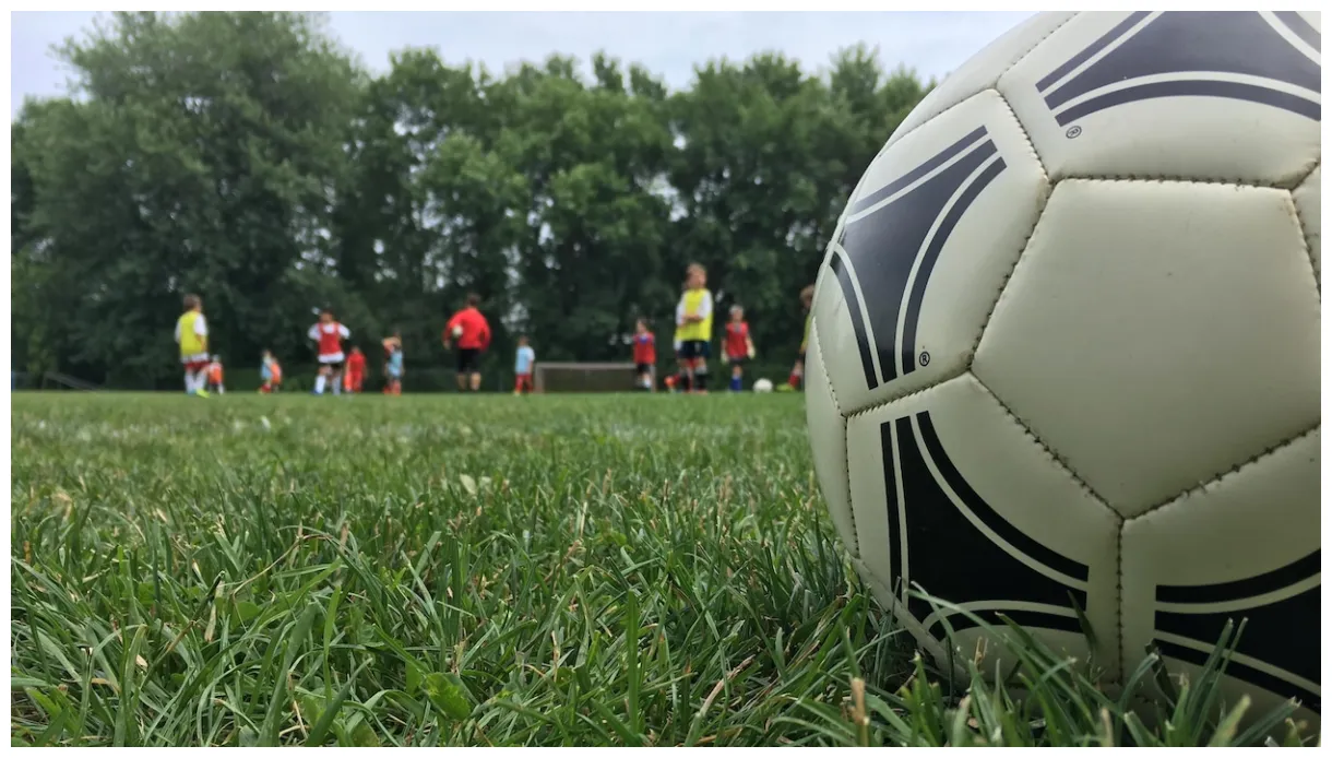 Soccer un congédiement qui soulève les passions radio-canada.ca