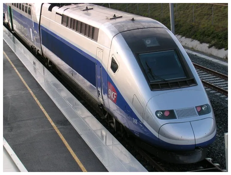 ทำไม ? “รถไฟชินคันเซ็น” ลักษณะหัวขบวนต่างจาก “รถไฟฟ้าความเร็วสูง